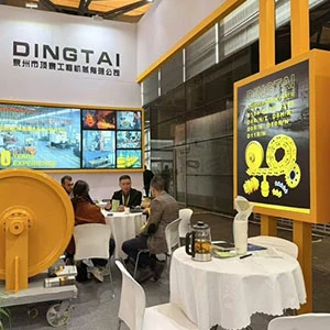 Melakukan negosiasi dengan pelanggan di pameran